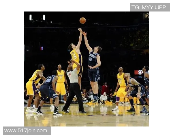 球星进场仪式流程解析:从热身到开球的完整步骤与背后故事 球星进场仪式流程解析:从热身到开球的完整步骤与背后故事