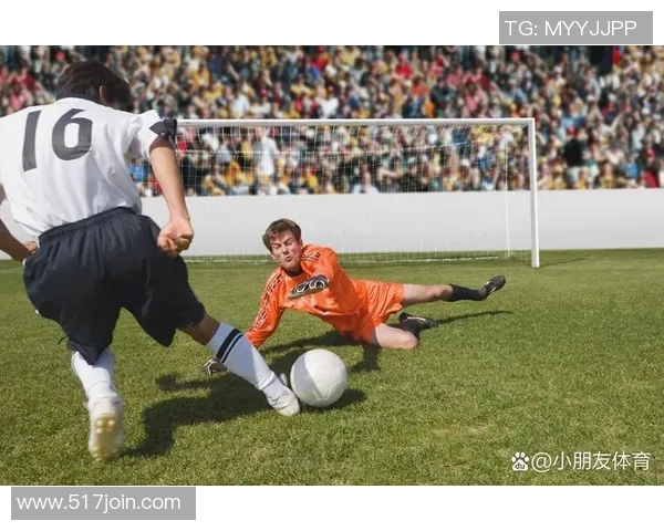 打人足球球星引发争议：职业道德与场上暴力行为的深度剖析